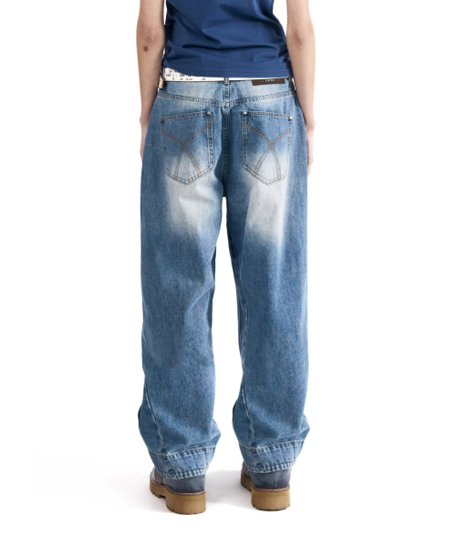 AAKAM(アーカム)の「AKM Curved Denim Pants (Sky Blue)(デニムパンツ・レディース・その他・1/2)」の5枚目の写真