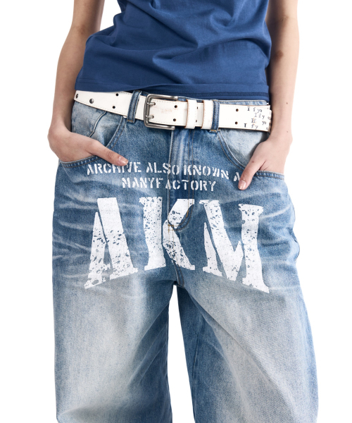 AAKAM(アーカム)の「AKM Curved Denim Pants (Sky Blue)(デニムパンツ・レディース・その他・1/2)」の6枚目の写真