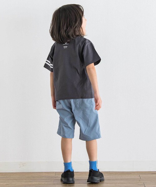 BeBe(ベベ)の「【JALコラボ】飛行機図面エンボス加工ロゴ半袖Tシャツ(Tシャツ/カットソー・キッズ・ブルー/ブラック・110cm/120cm/130cm/140cm)」の4枚目の写真