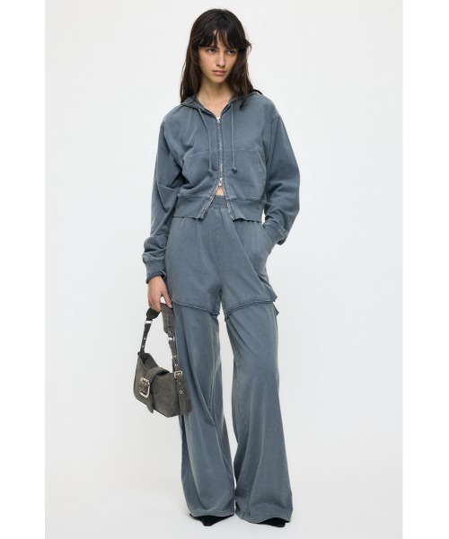 MOUSSY(マウジー)の「【セットアップ対応】GARMENT フ―ディー(パーカー・レディース・ブルー/ライトブラック・FREE)」の4枚目の写真