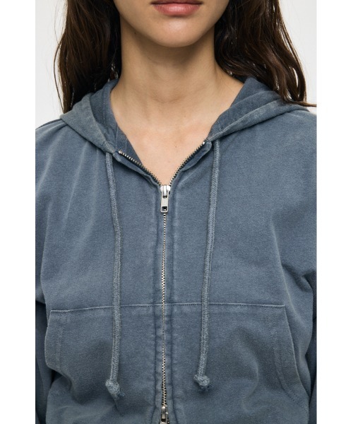 MOUSSY(マウジー)の「【セットアップ対応】GARMENT フ―ディー(パーカー・レディース・ブルー/ライトブラック・FREE)」の9枚目の写真