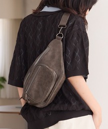 PBLIM（ページボーイリム）の「《UNISEX 8個ポケットで収納可能》ボディバッグ   500mlペットボトル（ボディバッグ/ウエストポーチ）」