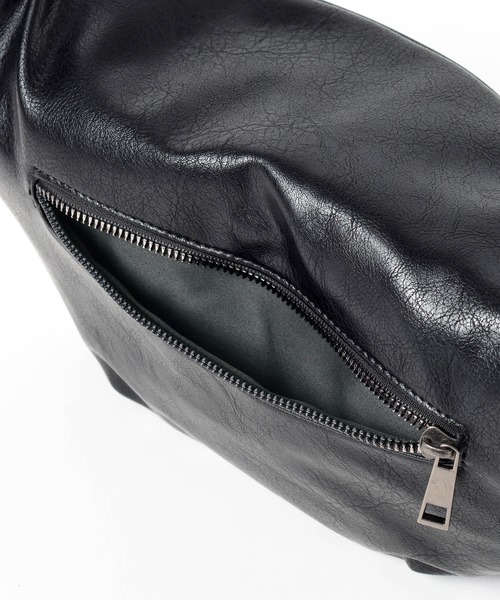PBLIM(ページボーイリム)の「《UNISEX/8個ポケットで収納可能》ボディバッグ / 500mlペットボトル(ボディバッグ/ウエストポーチ・レディース・ブラウン/ブラック・FREE)」の8枚目の写真