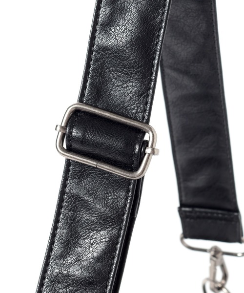 PBLIM(ページボーイリム)の「《UNISEX/8個ポケットで収納可能》ボディバッグ / 500mlペットボトル(ボディバッグ/ウエストポーチ・レディース・ブラウン/ブラック・FREE)」の6枚目の写真