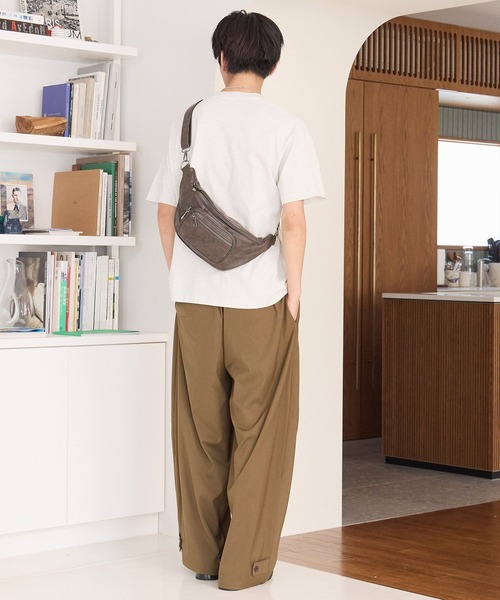 PBLIM(ページボーイリム)の「《UNISEX/8個ポケットで収納可能》ボディバッグ / 500mlペットボトル(ボディバッグ/ウエストポーチ・レディース・ブラウン/ブラック・FREE)」の22枚目の写真