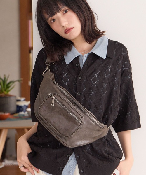 PBLIM(ページボーイリム)の「《UNISEX/8個ポケットで収納可能》ボディバッグ / 500mlペットボトル(ボディバッグ/ウエストポーチ・レディース・ブラウン/ブラック・FREE)」の21枚目の写真