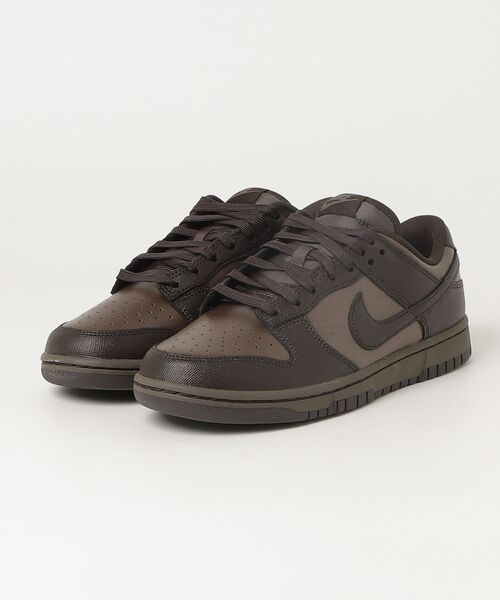 NIKE(ナイキ)の「DUNK LOW PRM(スニーカー・メンズ・ブラウン・27.5cm/26.5cm/28.0cm/27.0cm)」の1枚目の写真