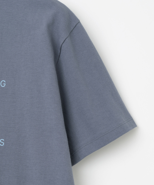 Millo Archive（ミロ アーカイブ）の「リビングトレースTシャツ[ブルーグレー]（Tシャツ/カットソー・メンズ・その他・MEDIUM/LARGE/X-LARGE）」の4枚目の写真