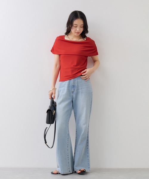 VIS(ビス)の「サイドギャザーオフショルダーカットソー/接触冷感(Tシャツ/カットソー・レディース・ダークブラウン/レッド/ライトグリーン/キナリ・FREE)」の22枚目の写真