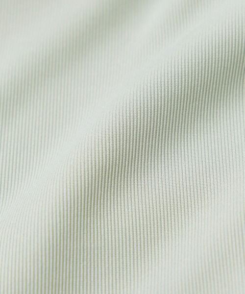 VIS(ビス)の「サイドギャザーオフショルダーカットソー/接触冷感(Tシャツ/カットソー・レディース・ダークブラウン/レッド/ライトグリーン/キナリ・FREE)」の20枚目の写真