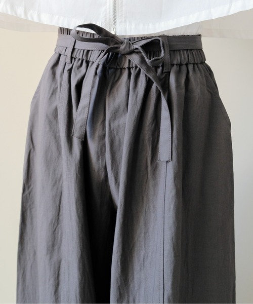 DOLLUPOOPS(ドールアップウップス)の「Easy Tuck Wide Pants(イージータックワイドパンツ)(その他パンツ・レディース・チャコール/オフホワイト・MEDIUM)」の15枚目の写真