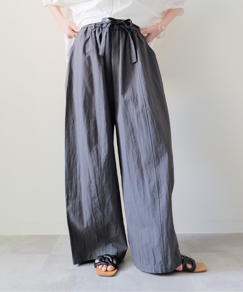 DOLLUPOOPS(ドールアップウップス)の「Easy Tuck Wide Pants(イージータックワイドパンツ)(その他パンツ・レディース・チャコール/オフホワイト・MEDIUM)」の10枚目の写真