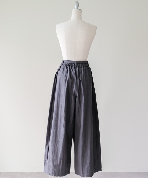 DOLLUPOOPS(ドールアップウップス)の「Easy Tuck Wide Pants(イージータックワイドパンツ)(その他パンツ・レディース・チャコール/オフホワイト・MEDIUM)」の22枚目の写真
