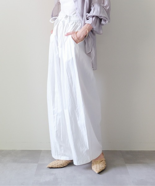 DOLLUPOOPS(ドールアップウップス)の「Easy Tuck Wide Pants(イージータックワイドパンツ)(その他パンツ・レディース・チャコール/オフホワイト・MEDIUM)」の6枚目の写真
