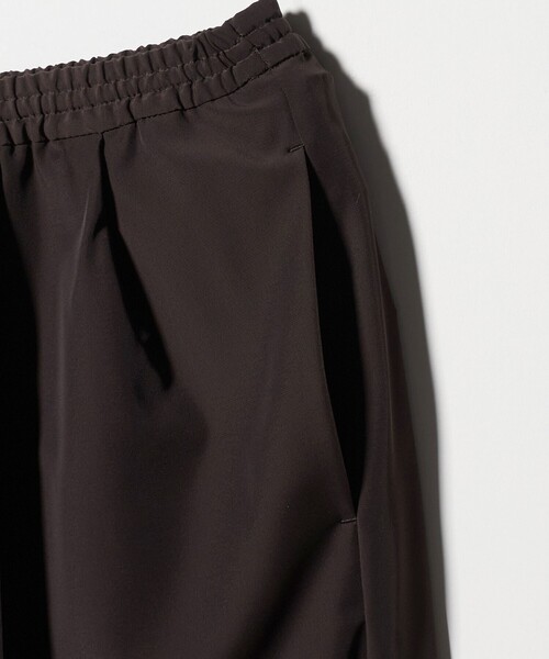 UNITED ARROWS（ユナイテッドアローズ）の「ツイル イージーパンツ ‐ストレッチ 防シワ 接触冷感‐（スラックス・レディース・ダークブラウン/ピンク/ネイビー・36/38）」の18枚目の写真