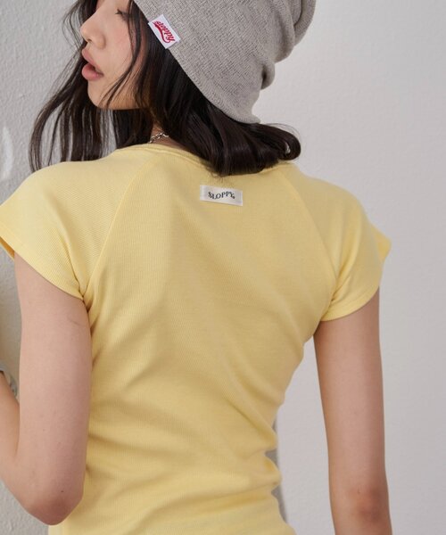 sloppy(スロッピー)の「【SLOPPY/WEB限定カラーあり】リブチビTEE(Tシャツ/カットソー・レディース・ブラウン/オフホワイト/サックスブルー/イエロー/ブラック/パープル・FREE)」の6枚目の写真