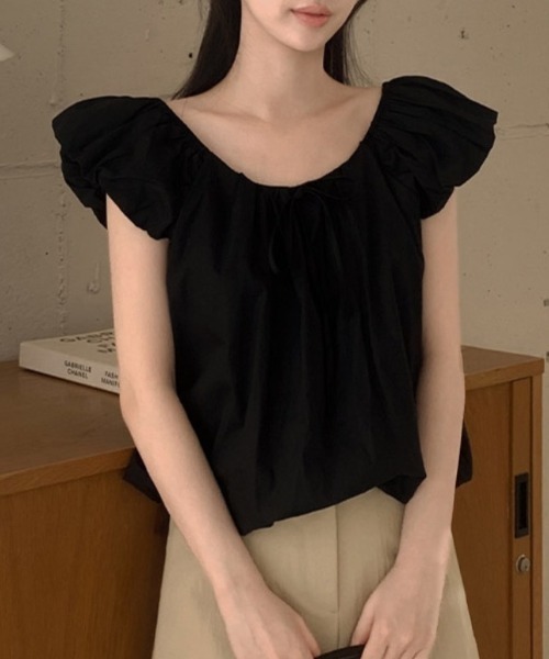 LUCPY(ラクピー)の「フリルスリーブギャザーブラウス(シャツ/ブラウス・レディース・ブラック/ライトブルー/ホワイト・FREE)」の2枚目の写真