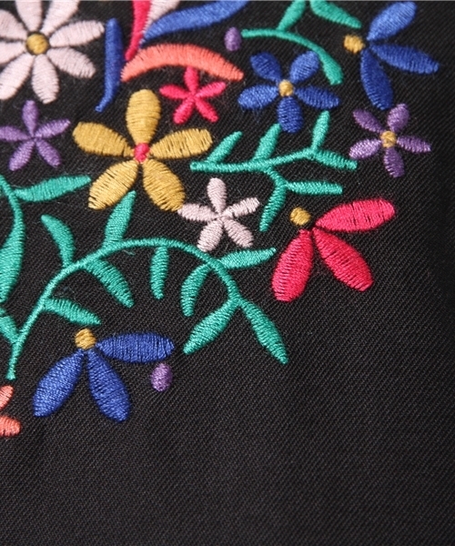 earth music&ecology(アースミュージックアンドエコロジー)の「【3/17放映!ヒルナンデス紹介】【2016Spring】フロント刺繍タックワンピース(ワンピース・レディース・アイボリー/ブラック/ホワイト/レッド・FREE)」の17枚目の写真