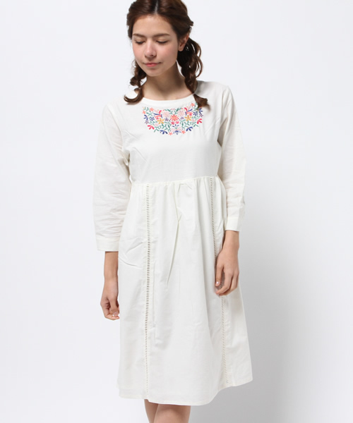 earth music&ecology(アースミュージックアンドエコロジー)の「【3/17放映!ヒルナンデス紹介】【2016Spring】フロント刺繍タックワンピース(ワンピース・レディース・アイボリー/ブラック/ホワイト/レッド・FREE)」の9枚目の写真