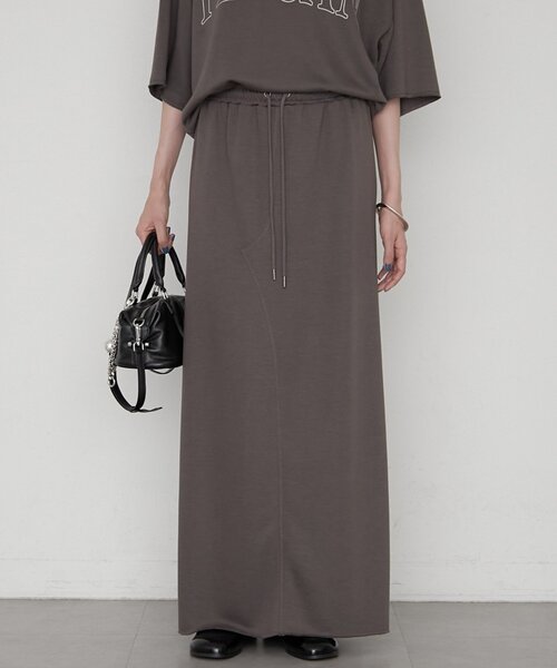 LOUNGEDRESS(ラウンジドレス)の「≪セットアップ可≫カットマキシスカート(スカート・レディース・ライトベージュ/チャコールグレー・FREE)」の7枚目の写真