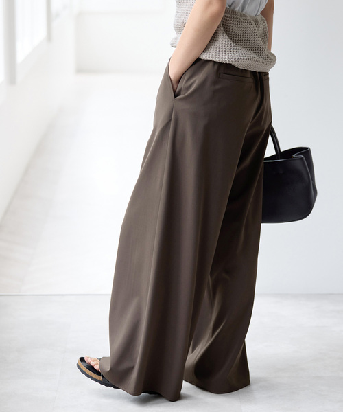 Spick & Span(スピックアンドスパン)の「ドライストレッチワイドパンツ(スラックス・レディース・チャコールグレー/ブラウン・34/40/36/38)」の18枚目の写真