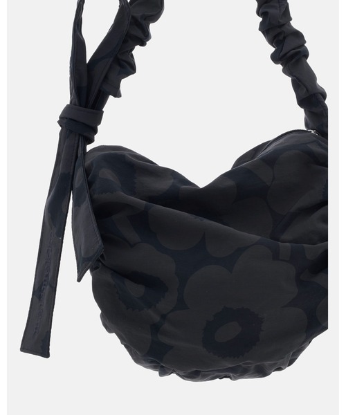 marimekko(マリメッコ)の「Utu Unikko / Crossbody bag M(ショルダーバッグ・レディース・オレンジ/グリーン/ブラック・FREE)」の6枚目の写真
