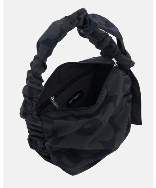 marimekko(マリメッコ)の「Utu Unikko / Crossbody bag M(ショルダーバッグ・レディース・オレンジ/グリーン/ブラック・FREE)」の7枚目の写真