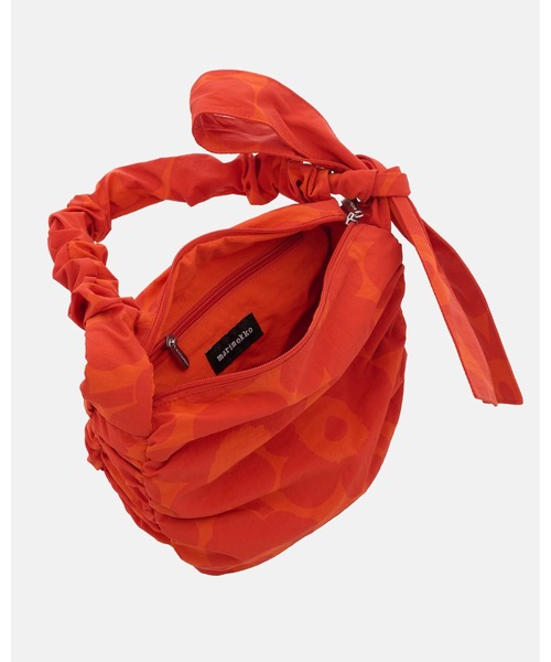 marimekko(マリメッコ)の「Utu Unikko / Crossbody bag M(ショルダーバッグ・レディース・オレンジ/グリーン/ブラック・FREE)」の10枚目の写真