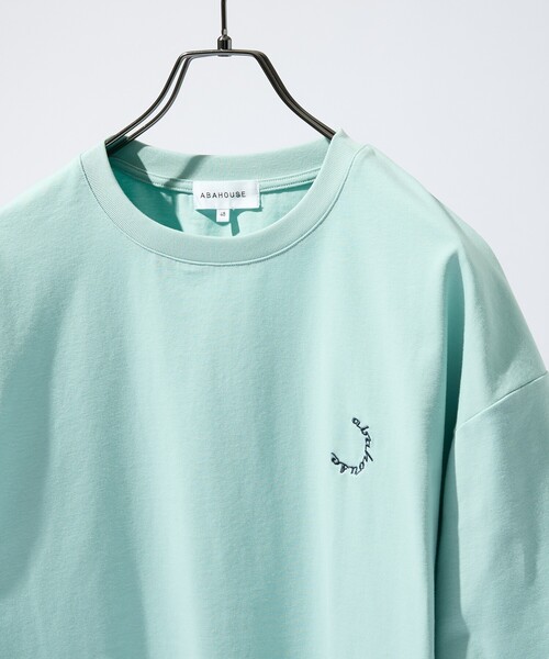 ABAHOUSE(アバハウス)の「サークルロゴ ワンポイント 刺繍Tシャツ(Tシャツ/カットソー・メンズ・ブラック/グレイッシュブルー/グリーン系その他/ホワイト・46/48)」の4枚目の写真