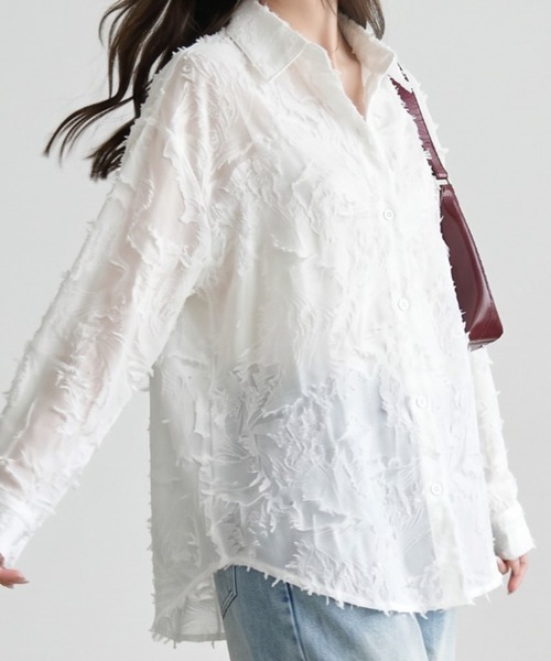 umune(ウムネ)の「フリンジジャガードシャツ オーバーサイズ ビッグシルエット 長袖 シアーシャツ 羽織り ライトアウター 透け感 カジュアル 秋冬(シャツ/ブラウス・レディース・ワインレッド/オフホワイト/ブラック・FREE)」の7枚目の写真