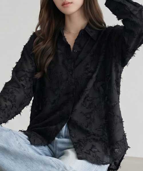umune(ウムネ)の「フリンジジャガードシャツ オーバーサイズ ビッグシルエット 長袖 シアーシャツ 羽織り ライトアウター 透け感 カジュアル 秋冬(シャツ/ブラウス・レディース・ワインレッド/オフホワイト/ブラック・FREE)」の13枚目の写真