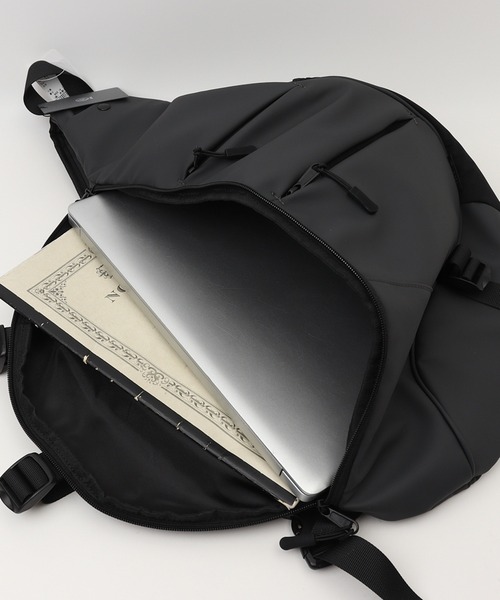 BACKYARD FAMILY(バックヤードファミリー)の「SML エスエムエル THIERRY TECH SHOULDER BAG K904119(ボディバッグ/ウエストポーチ・メンズ・ブラック・FREE)」の9枚目の写真