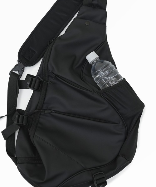 BACKYARD FAMILY(バックヤードファミリー)の「SML エスエムエル THIERRY TECH SHOULDER BAG K904119(ボディバッグ/ウエストポーチ・メンズ・ブラック・FREE)」の3枚目の写真