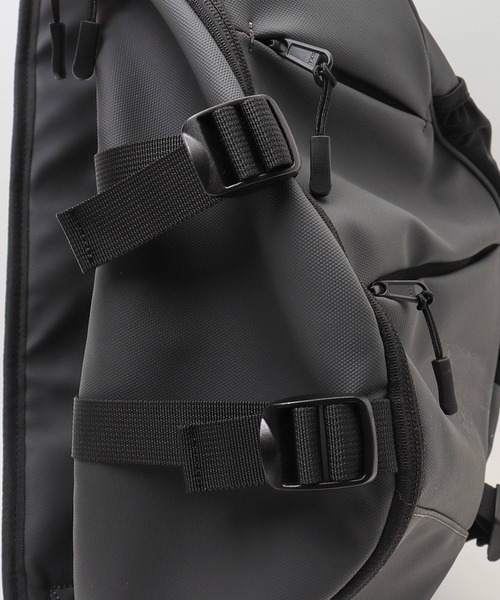 BACKYARD FAMILY(バックヤードファミリー)の「SML エスエムエル THIERRY TECH SHOULDER BAG K904119(ボディバッグ/ウエストポーチ・メンズ・ブラック・FREE)」の5枚目の写真