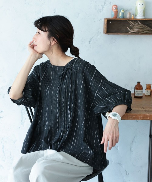soulberry(ソウルベリー)の「星月夜のブラウス(シャツ/ブラウス・レディース・スミクロ・LL/3L/4L/5L/M/L)」の5枚目の写真