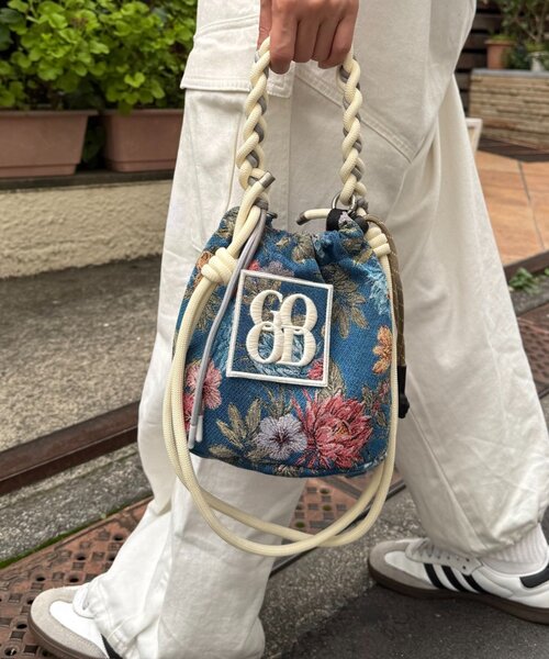 SOUNDSGOOOOD(サウンズグッド)の「【SOUNDS GOOOOD】ゴブラン柄巾着バッグ(トートバッグ・メンズ・ブルー/ベージュ・ONE SIZE)」の3枚目の写真