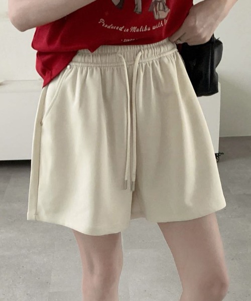 DAY CLOSET(デイ クローゼット)の「ゆったり広がるAライン。ポンチスウェットショートパンツ レディース(スウェットパンツ・レディース・グレー/ブラック/オフホワイト・L/M/XL)」の9枚目の写真