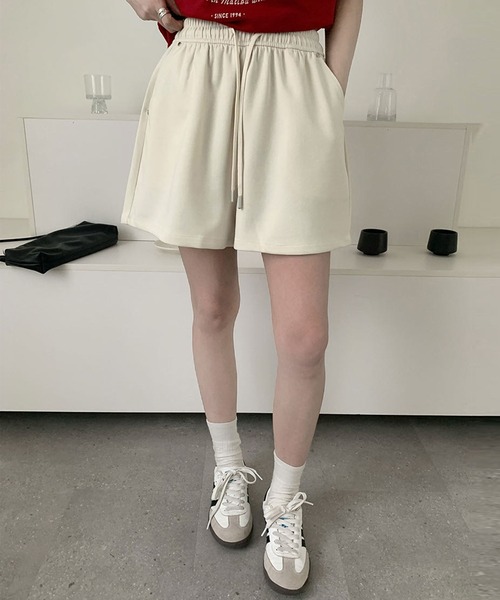 DAY CLOSET(デイ クローゼット)の「ゆったり広がるAライン。ポンチスウェットショートパンツ レディース(スウェットパンツ・レディース・グレー/ブラック/オフホワイト・L/M/XL)」の10枚目の写真