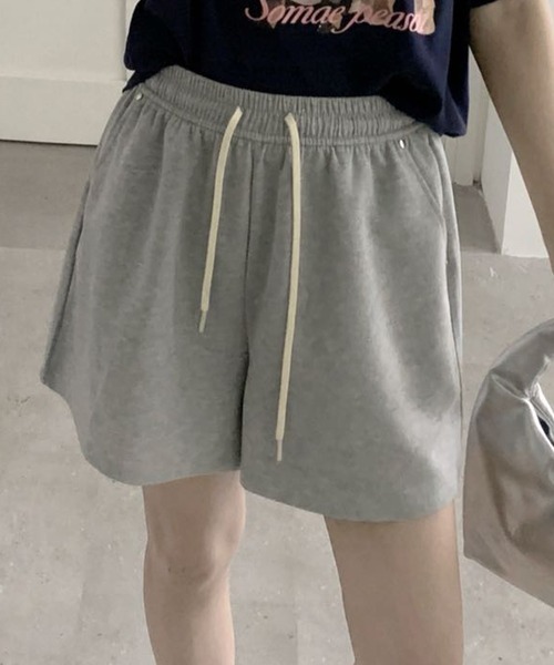 DAY CLOSET(デイ クローゼット)の「ゆったり広がるAライン。ポンチスウェットショートパンツ レディース(スウェットパンツ・レディース・グレー/ブラック/オフホワイト・L/M/XL)」の18枚目の写真