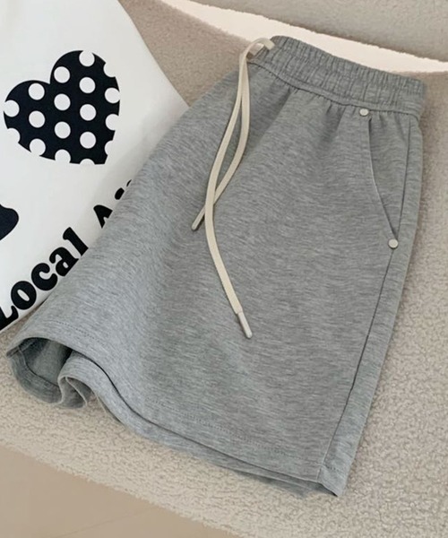 DAY CLOSET(デイ クローゼット)の「ゆったり広がるAライン。ポンチスウェットショートパンツ レディース(スウェットパンツ・レディース・グレー/ブラック/オフホワイト・L/M/XL)」の21枚目の写真