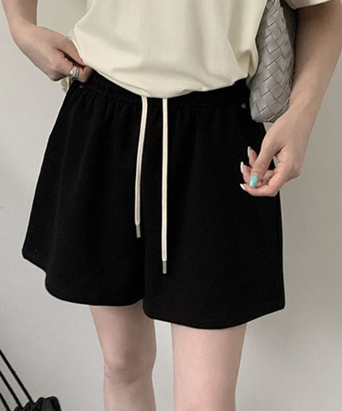 DAY CLOSET(デイ クローゼット)の「ゆったり広がるAライン。ポンチスウェットショートパンツ レディース(スウェットパンツ・レディース・グレー/ブラック/オフホワイト・L/M/XL)」の13枚目の写真