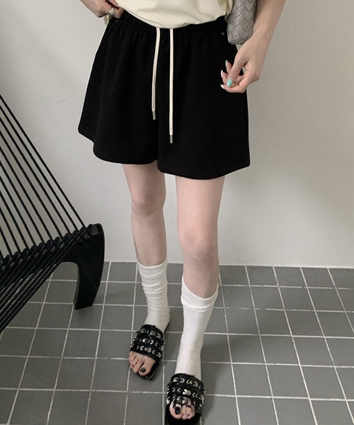 DAY CLOSET(デイ クローゼット)の「ゆったり広がるAライン。ポンチスウェットショートパンツ レディース(スウェットパンツ・レディース・グレー/ブラック/オフホワイト・L/M/XL)」の14枚目の写真