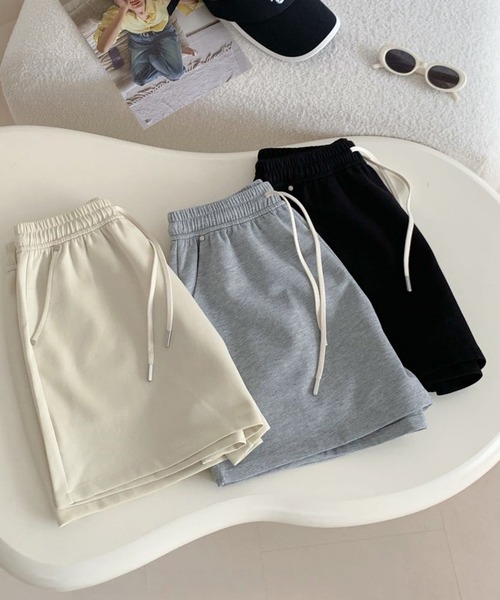 DAY CLOSET(デイ クローゼット)の「ゆったり広がるAライン。ポンチスウェットショートパンツ レディース(スウェットパンツ・レディース・グレー/ブラック/オフホワイト・L/M/XL)」の4枚目の写真