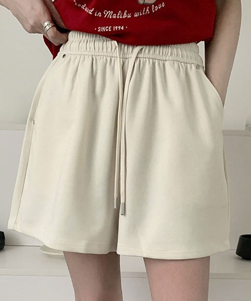 DAY CLOSET(デイ クローゼット)の「ゆったり広がるAライン。ポンチスウェットショートパンツ レディース(スウェットパンツ・レディース・グレー/ブラック/オフホワイト・L/M/XL)」の8枚目の写真