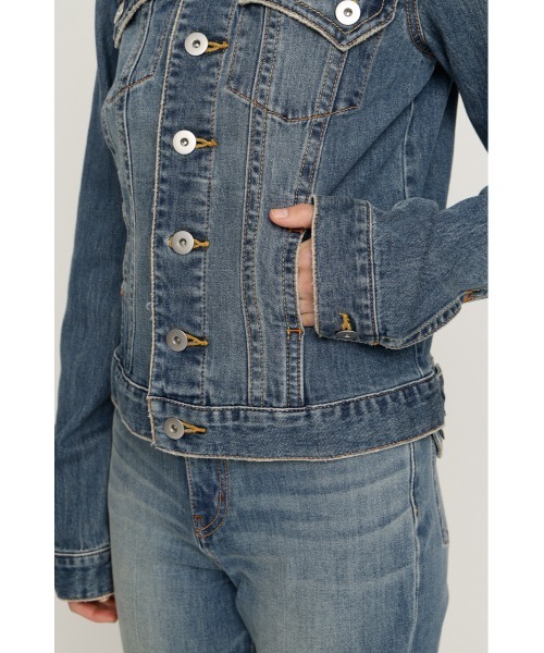 SLY(スライ)の「BELTED COMPACT DENIM JK ベルテッドコンパクトデニムジャケット 秋服 冬服(デニムジャケット・レディース・ブルー/ダークブルー・FREE)」の12枚目の写真