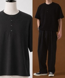 OXA（オグザ）の「ショート丈 ワッフル 無地 半袖ヘンリーネックTシャツ OXA（Tシャツ/カットソー）」