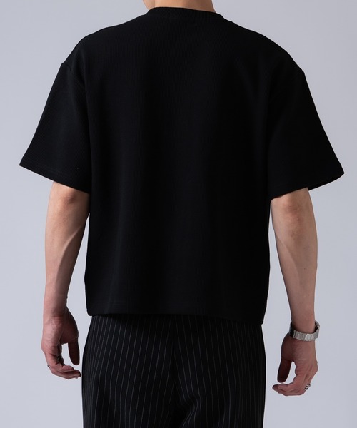 OXA（オグザ）の「ショート丈 ワッフル 無地 半袖ヘンリーネックTシャツ OXA（Tシャツ/カットソー・メンズ・ブラック/グレー・MEDIUM/LARGE）」の5枚目の写真