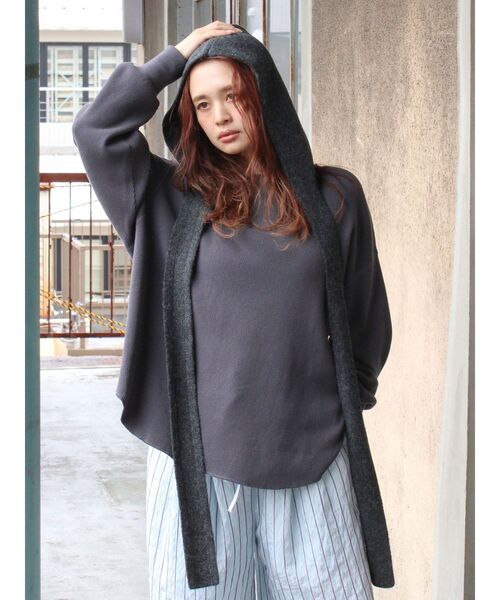 Ungrid(アングリッド)の「ルーズシルエットワッフルロングスリーブTee(Tシャツ/カットソー・レディース・ライトグレー/チャコールグレー/ブラウン/レッド・FREE)」の2枚目の写真