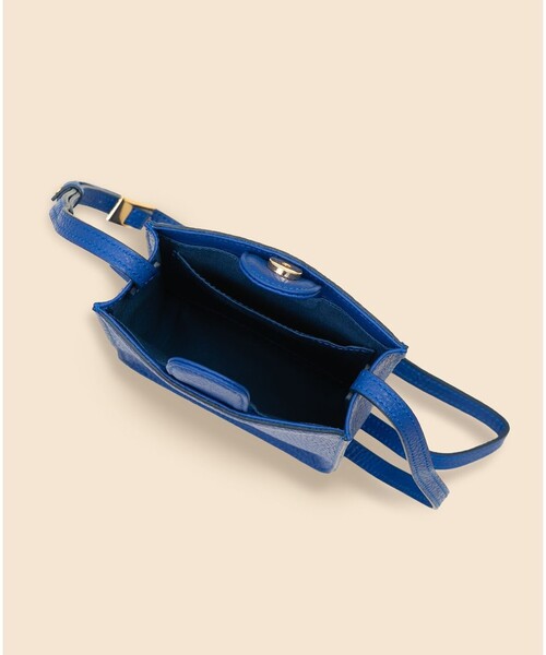 BROOKS BROTHERS(ブルックスブラザーズ)の「カウレザー スクエア ミニクロスボディバッグ(ショルダーバッグ・レディース・ブルー・ONE SIZE)」の3枚目の写真