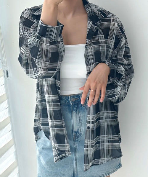 Girly Doll(ガーリードール)の「オーバーサイズチェック柄シアー長袖シャツ(シャツ/ブラウス・レディース・モカ/ブラック/ホワイト・FREE)」の3枚目の写真
